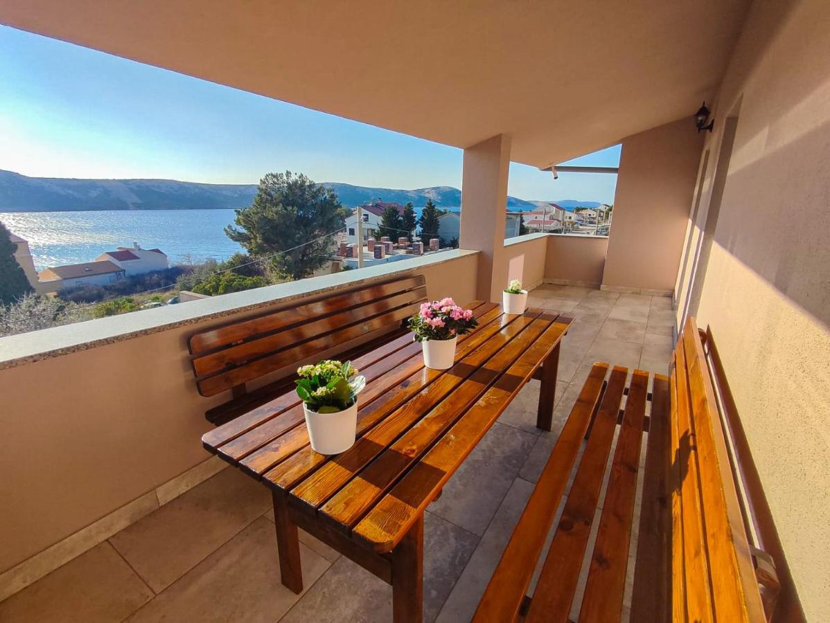 Apartments Amfora - Cozy And Modern Apartments For Up To 15 People, 100M From The Sea And Beach Stara Novalja Exterior photo